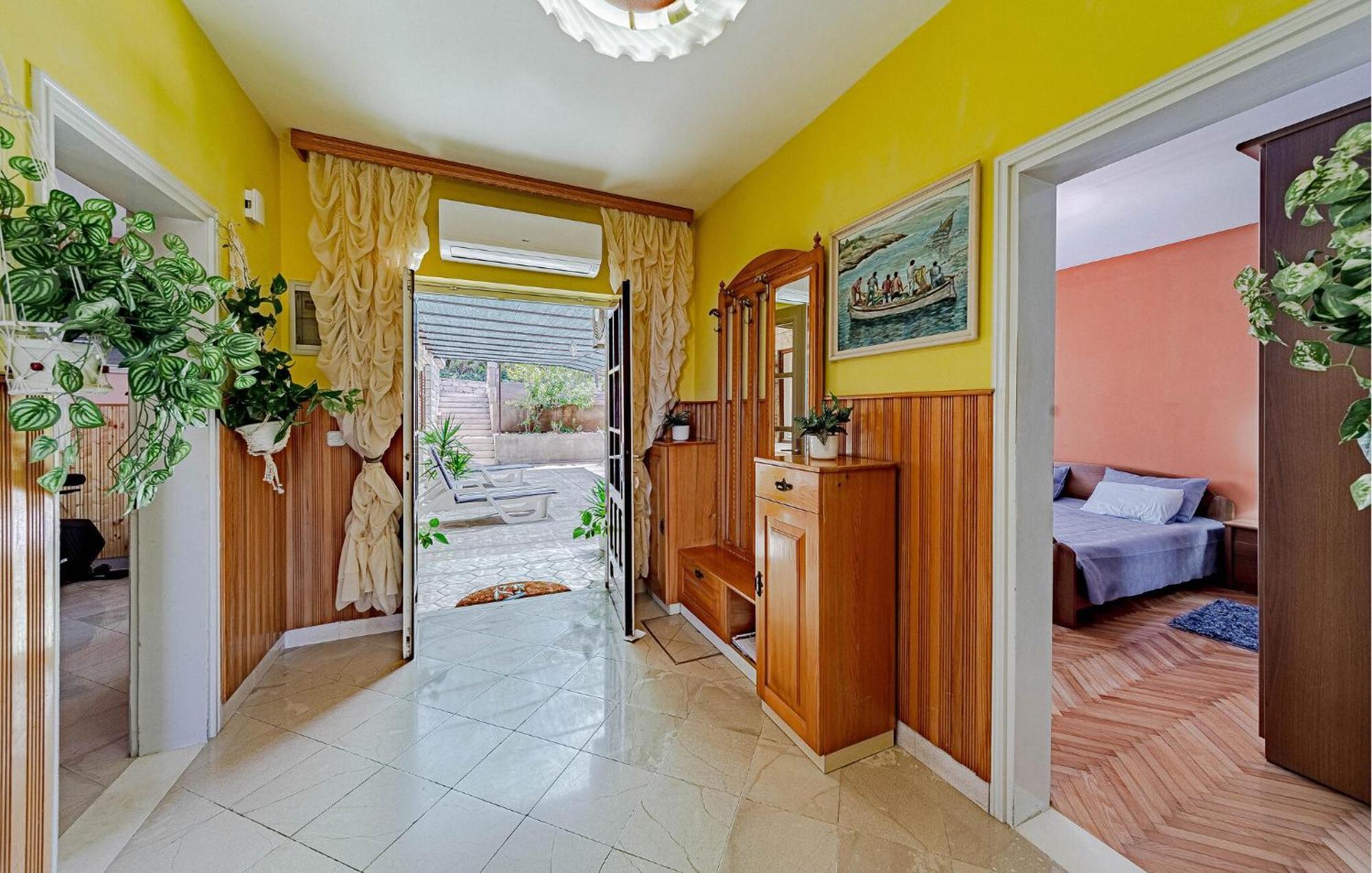 Beautiful Home In Prigradica With Jacuzzi Exterior foto