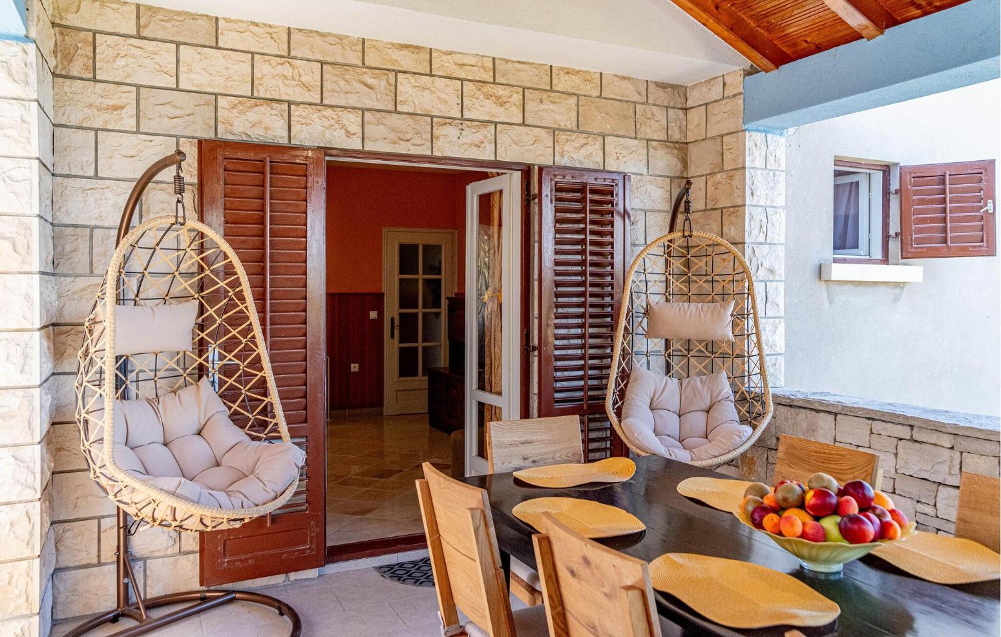 Beautiful Home In Prigradica With Jacuzzi Exterior foto