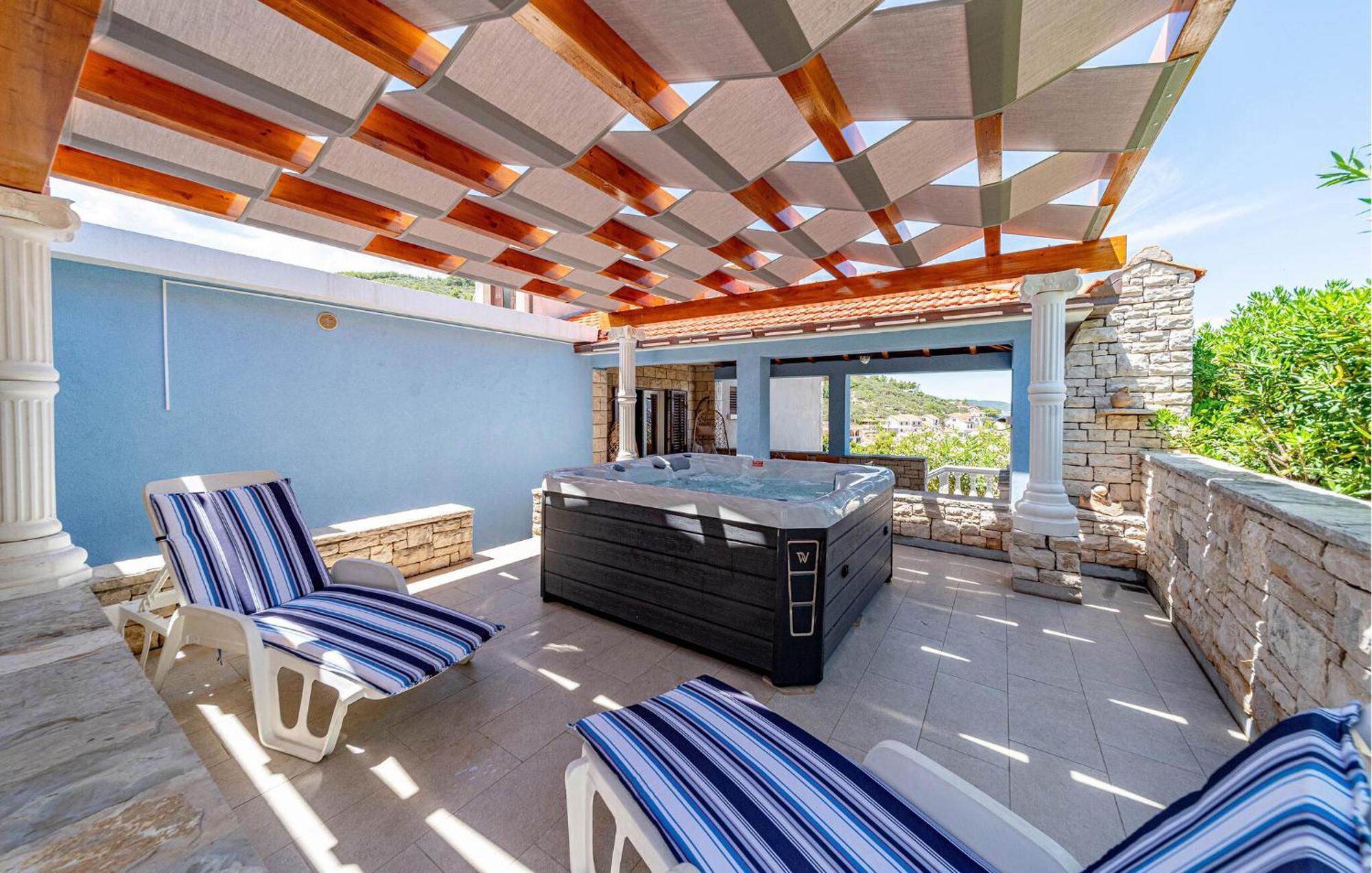 Beautiful Home In Prigradica With Jacuzzi Exterior foto